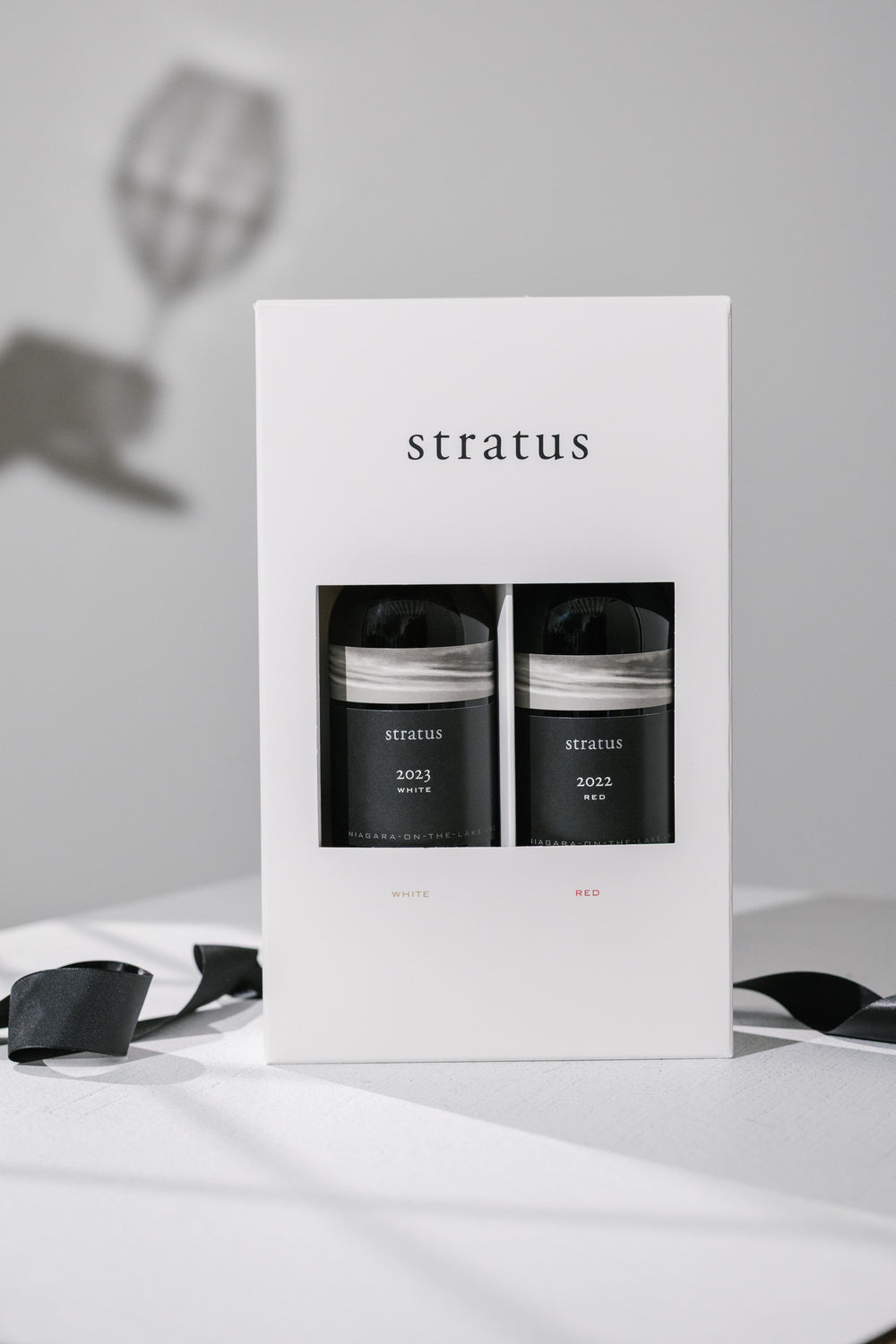 STRATUS RED AND WHITE SIGNATURE DUO